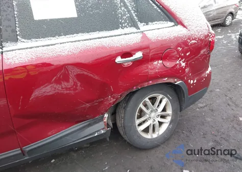 2015 Kia Sorento Lx z USA, uszkodzony, nr VIN 5XYKTCA64FG651655